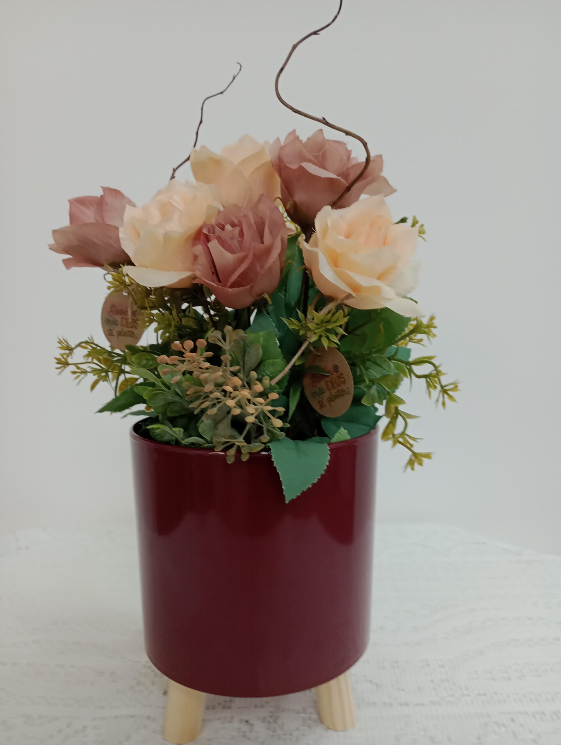 Arranjo de Rosas em Vaso Marsala